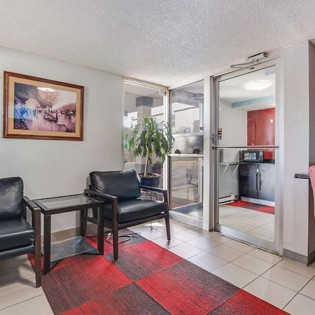 טרה הוט Econo Lodge Inn & Suites מראה חיצוני תמונה