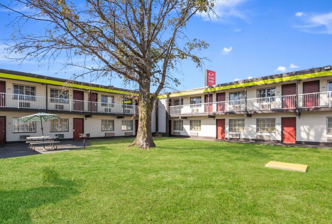 טרה הוט Econo Lodge Inn & Suites מראה חיצוני תמונה