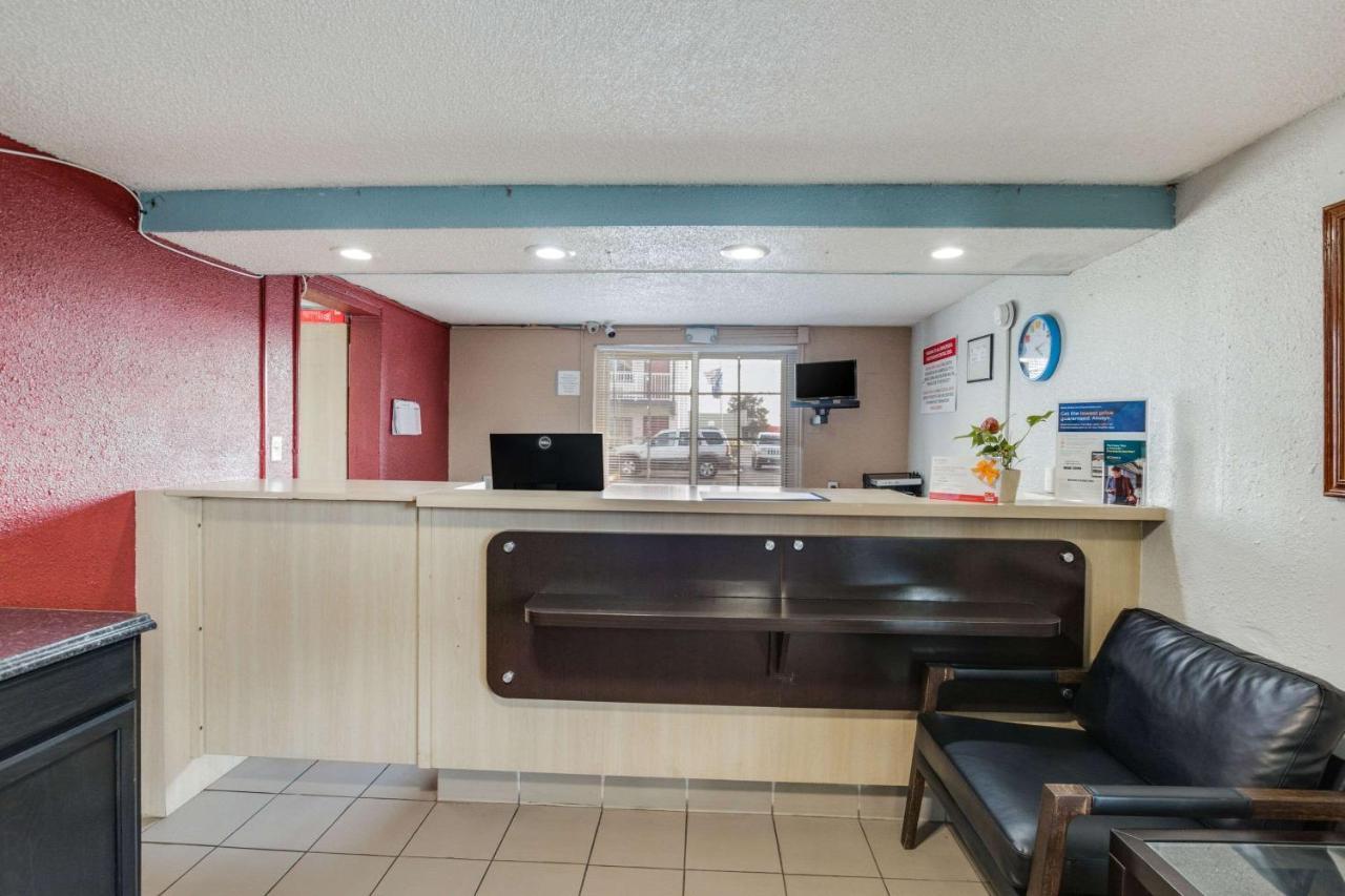 טרה הוט Econo Lodge Inn & Suites מראה חיצוני תמונה