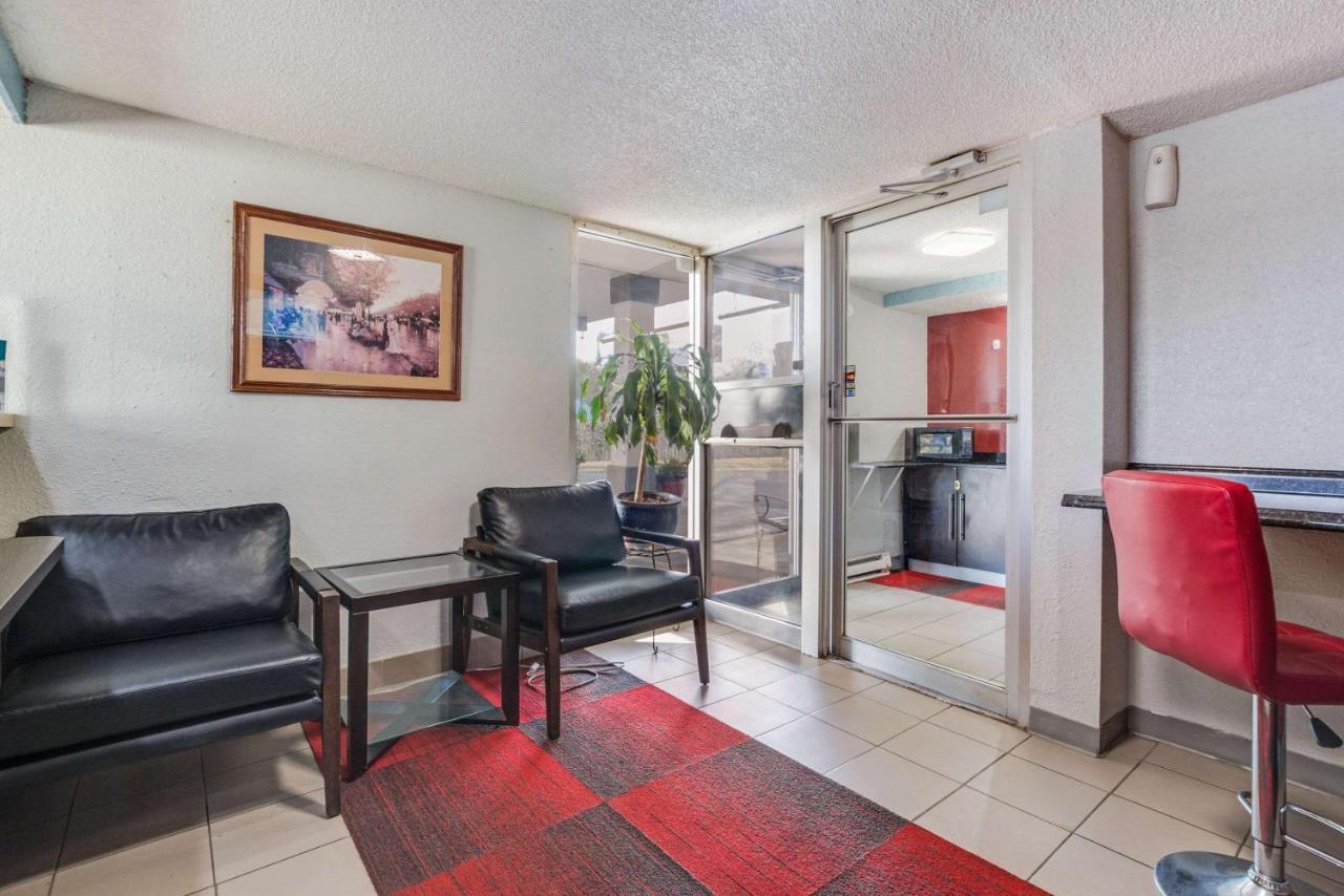 טרה הוט Econo Lodge Inn & Suites מראה חיצוני תמונה
