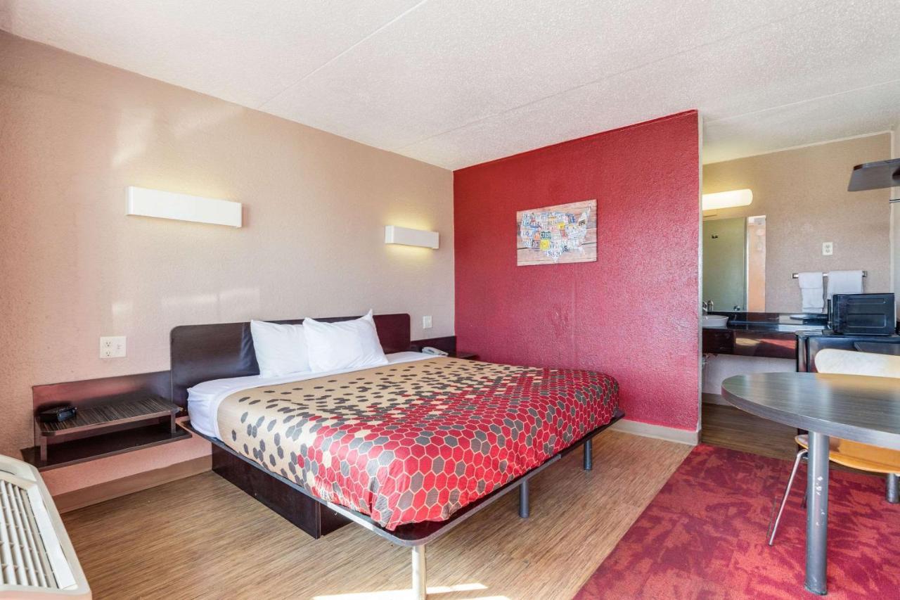 טרה הוט Econo Lodge Inn & Suites מראה חיצוני תמונה