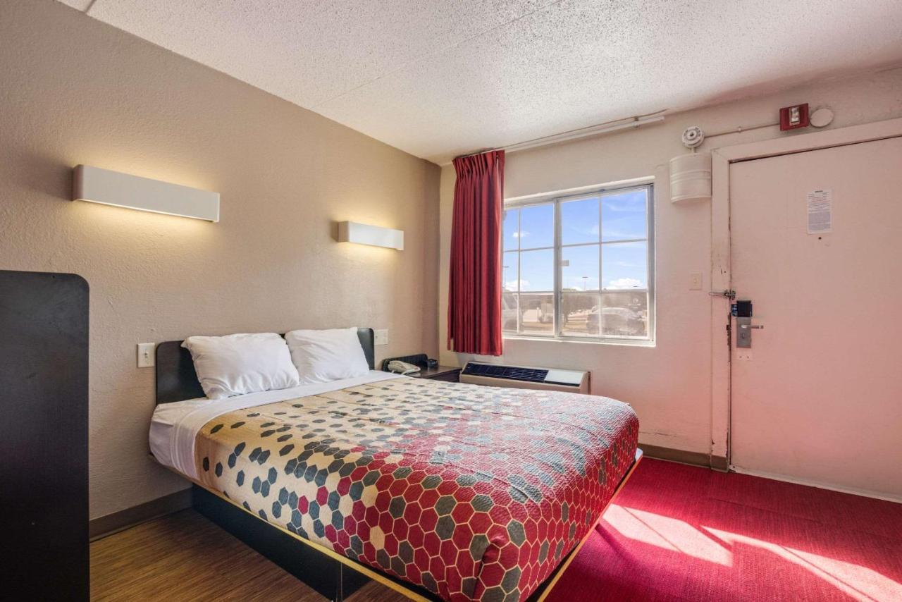 טרה הוט Econo Lodge Inn & Suites מראה חיצוני תמונה