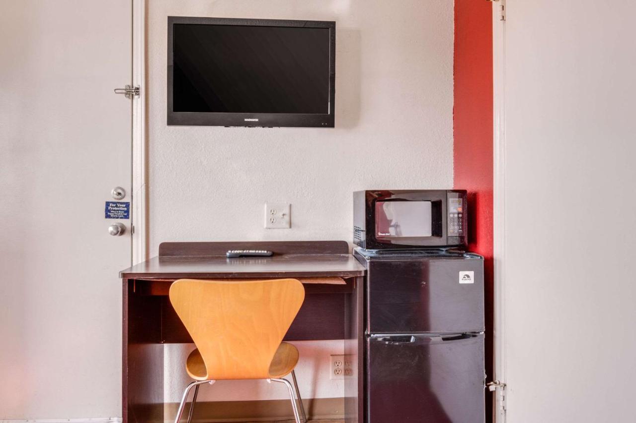 טרה הוט Econo Lodge Inn & Suites מראה חיצוני תמונה
