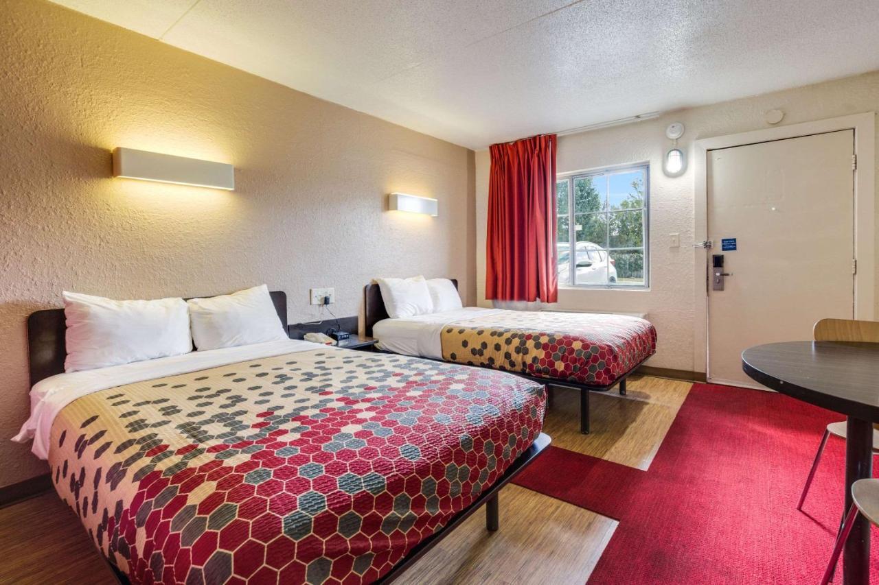 טרה הוט Econo Lodge Inn & Suites מראה חיצוני תמונה